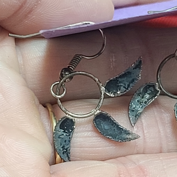 Feather Dream Catcher Silver Tone Leaf Dangle Earrings - Picture 4 of 5